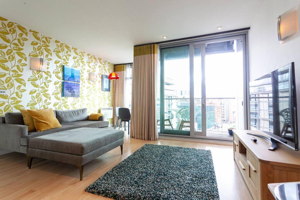 Iconic Luxury Manchester Apartment Exterior photo