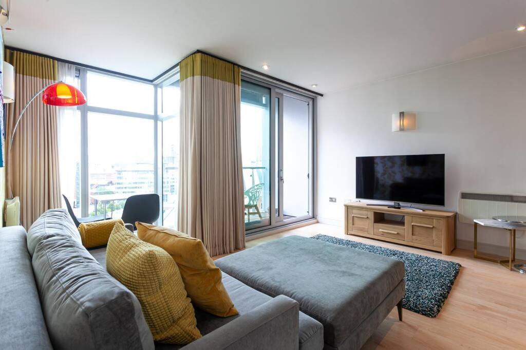 Iconic Luxury Manchester Apartment Exterior photo